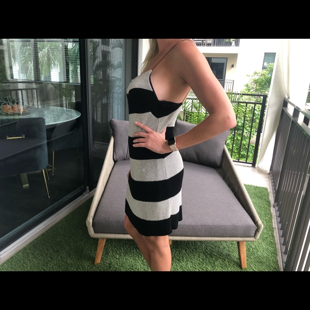 Dress - Picture 4 of 8